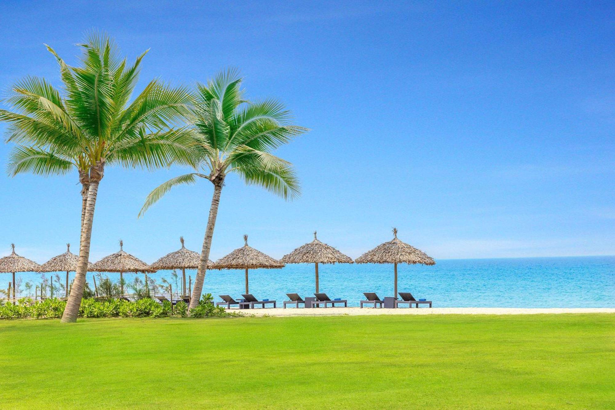 Wyndham Hoi An Royal Beachfront Resort & Villas Exterior foto